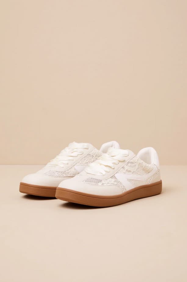 Voyage Ivory Lace Lace-Up Sneakers