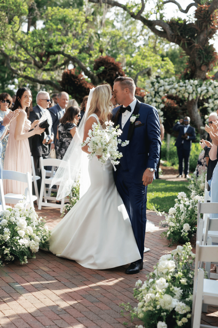 Olivia Schmidt & Jason Hyland's wedding-image-17