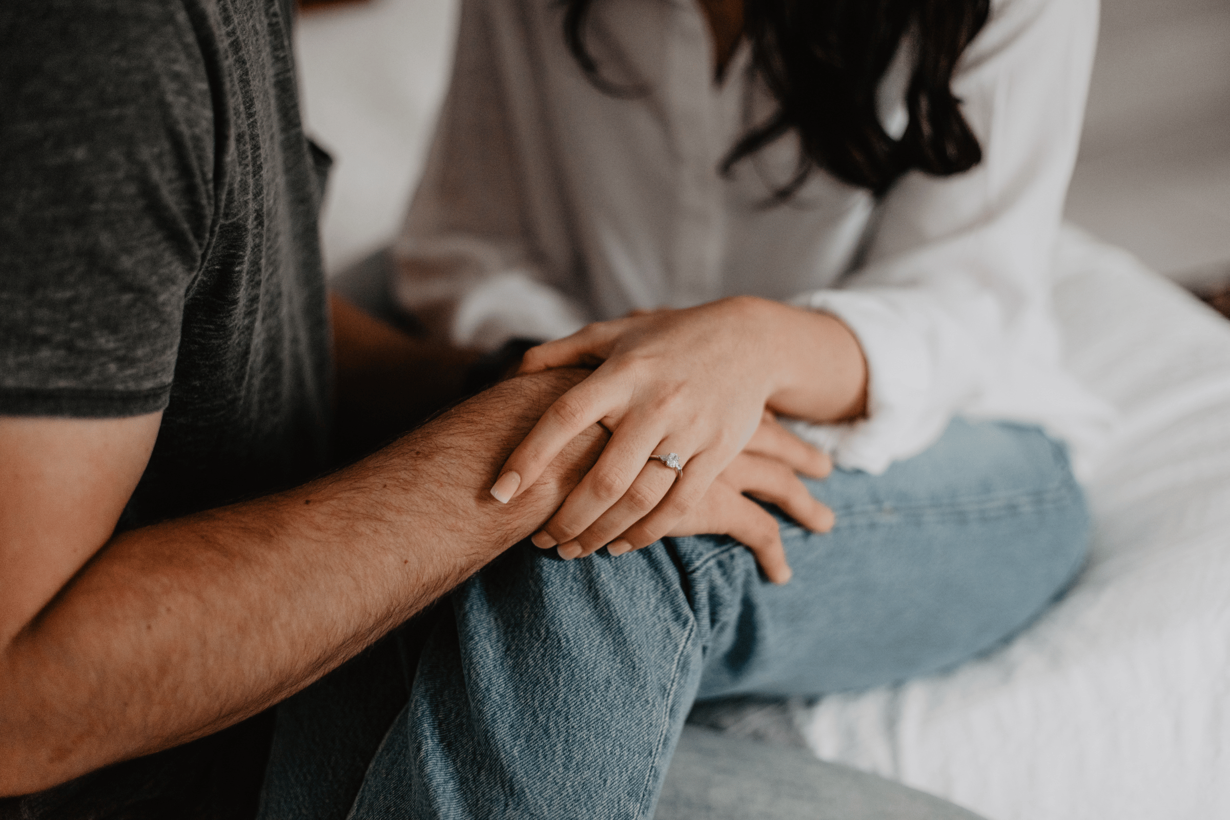 10 Clear Signs You Shouldn’t Get Married (At Least Not Right Now)