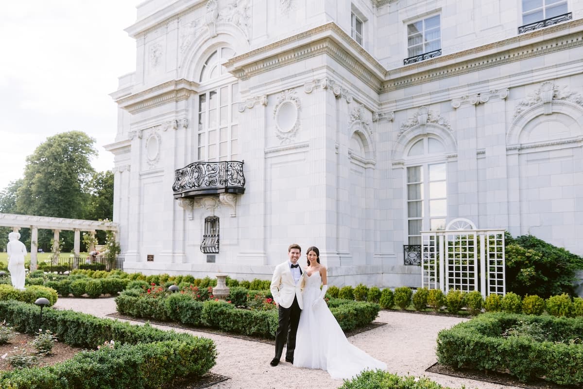 A Classic Summer Wedding at the Rosecliff Mansion photo 3