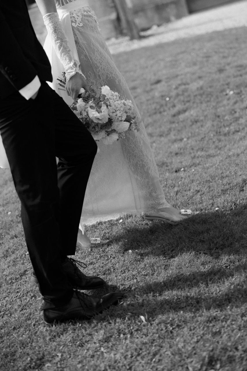 A Romantic Spring Styled Shoot at Lulworth Castle photo 3