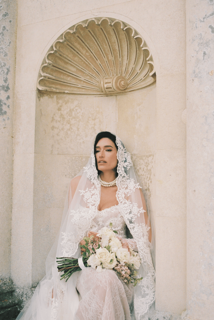 A Romantic Spring Styled Shoot at Lulworth Castle
