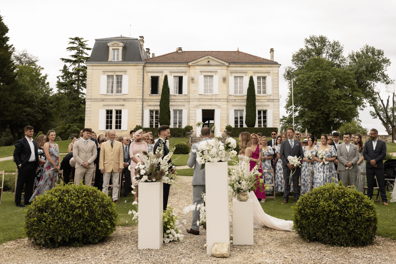 A Modern Summer Wedding at Château de Garde photo 3