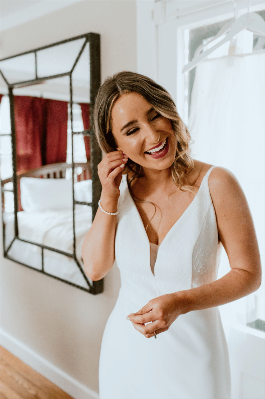 Love Bird Bridal Shop portfolio 1