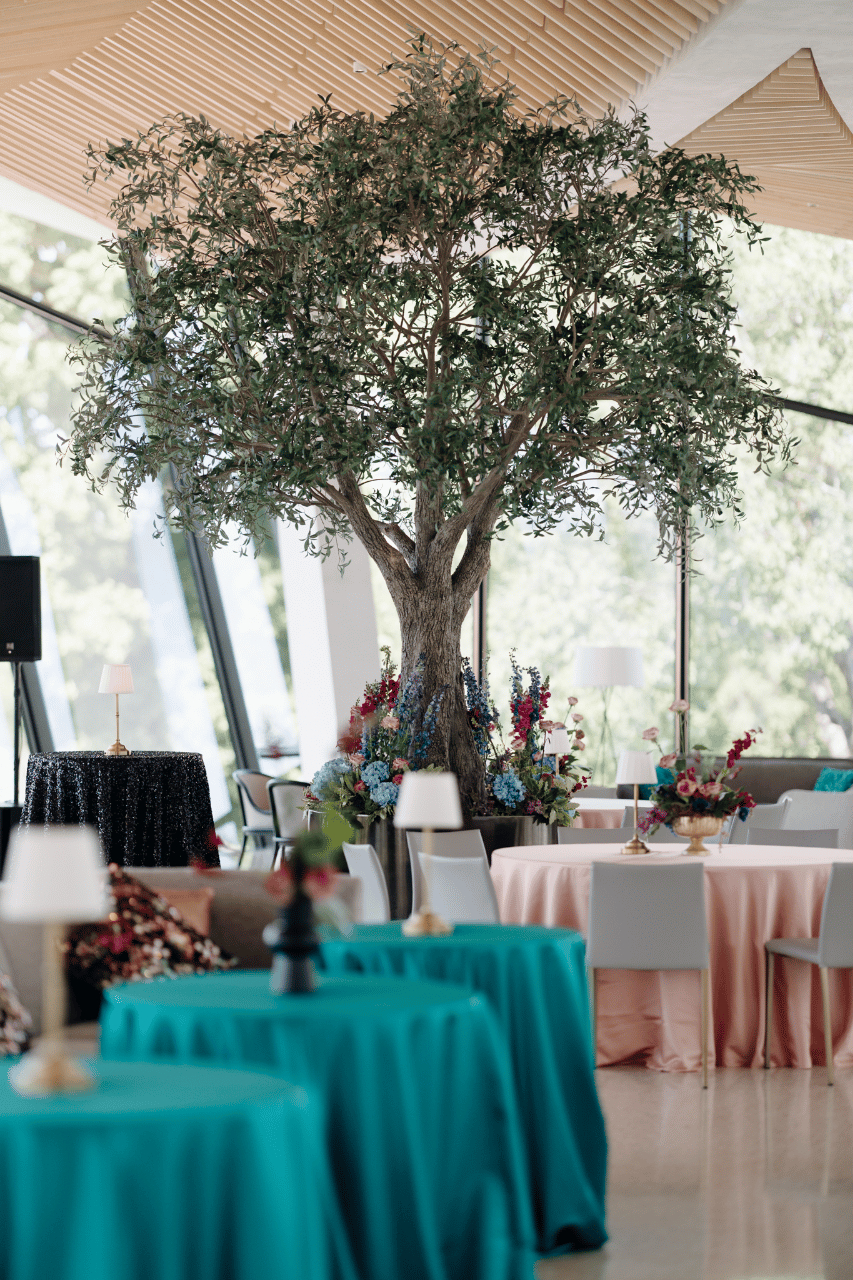 A Glamorous Spring Wedding at Arkansas Museum of Fine Arts photo 2