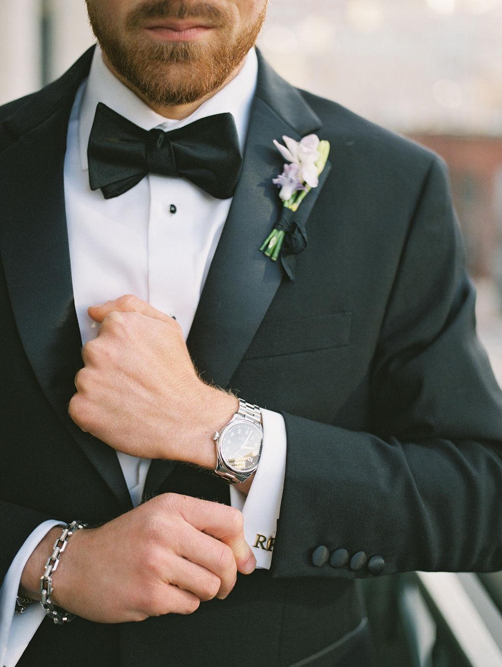 A Non-Traditional Winter Wedding at McDavid Studio 18