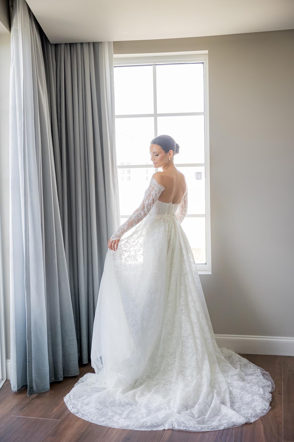 A Whimsical Winter Wedding at the Pelican Club 31