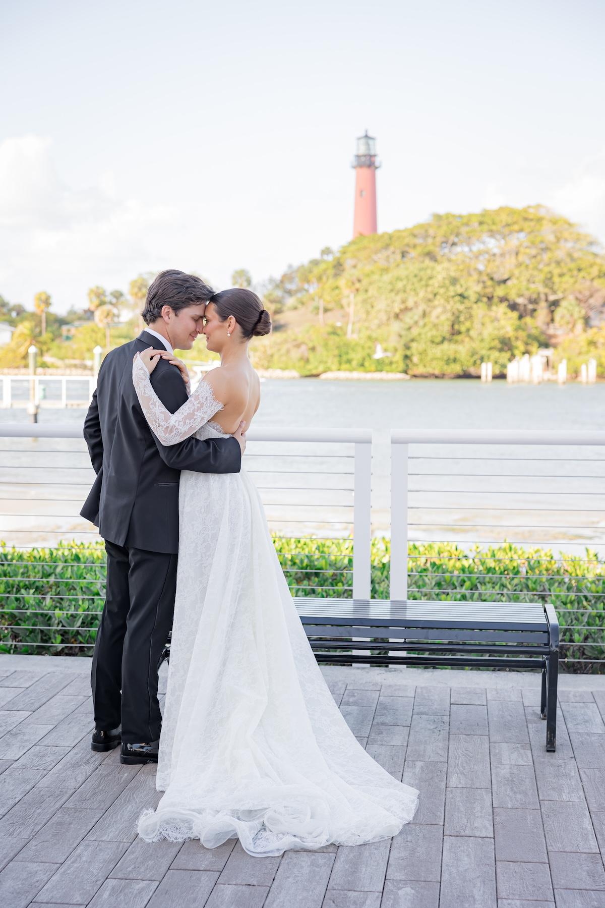 A Whimsical Winter Wedding at the Pelican Club 41