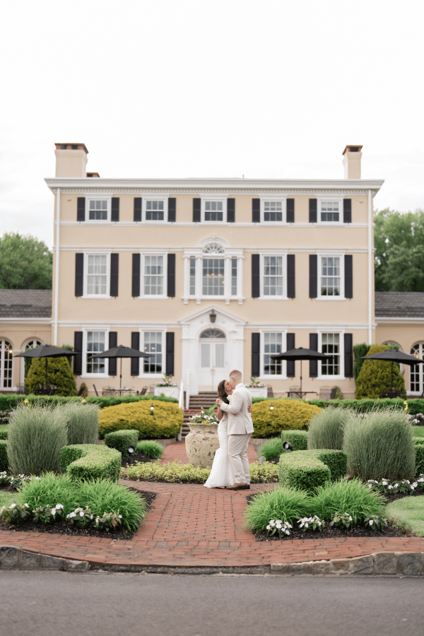 A Modern Spring Wedding at Pen Ryn Estate photo 3
