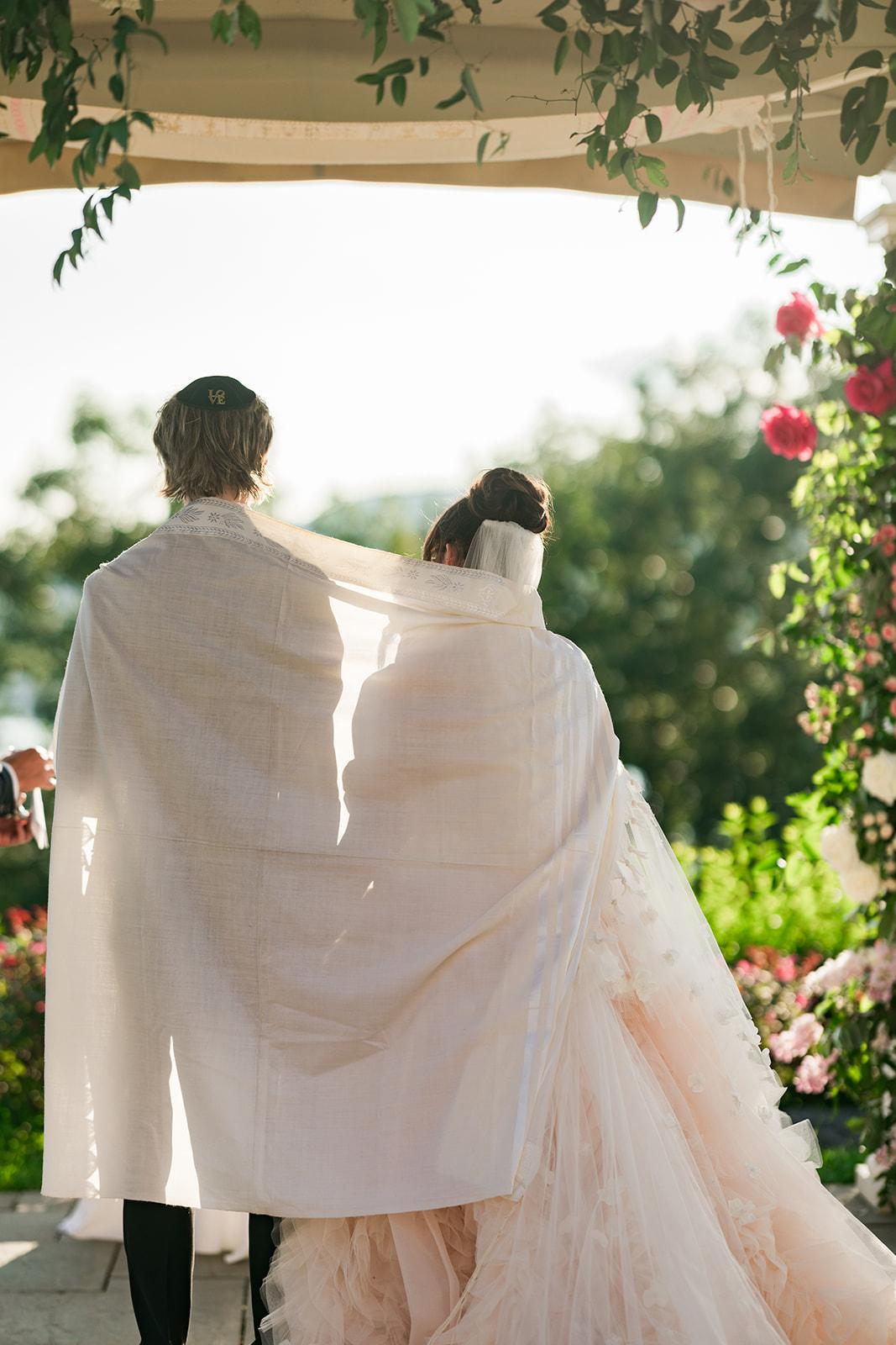 A Glamorous Summer Wedding at The Abbey Inn & Spa 20