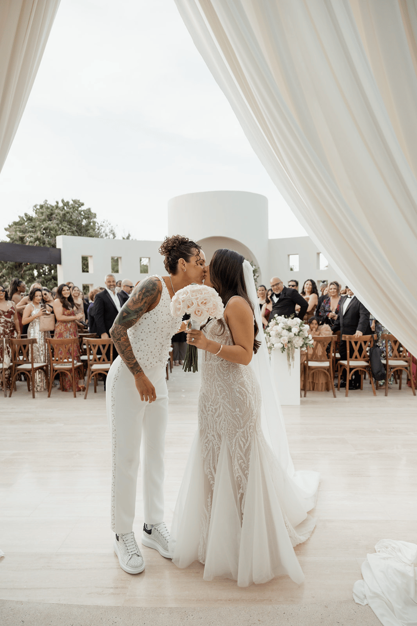 A Romantic Spring Wedding at Baja Luna’s Janney Garden photo 3