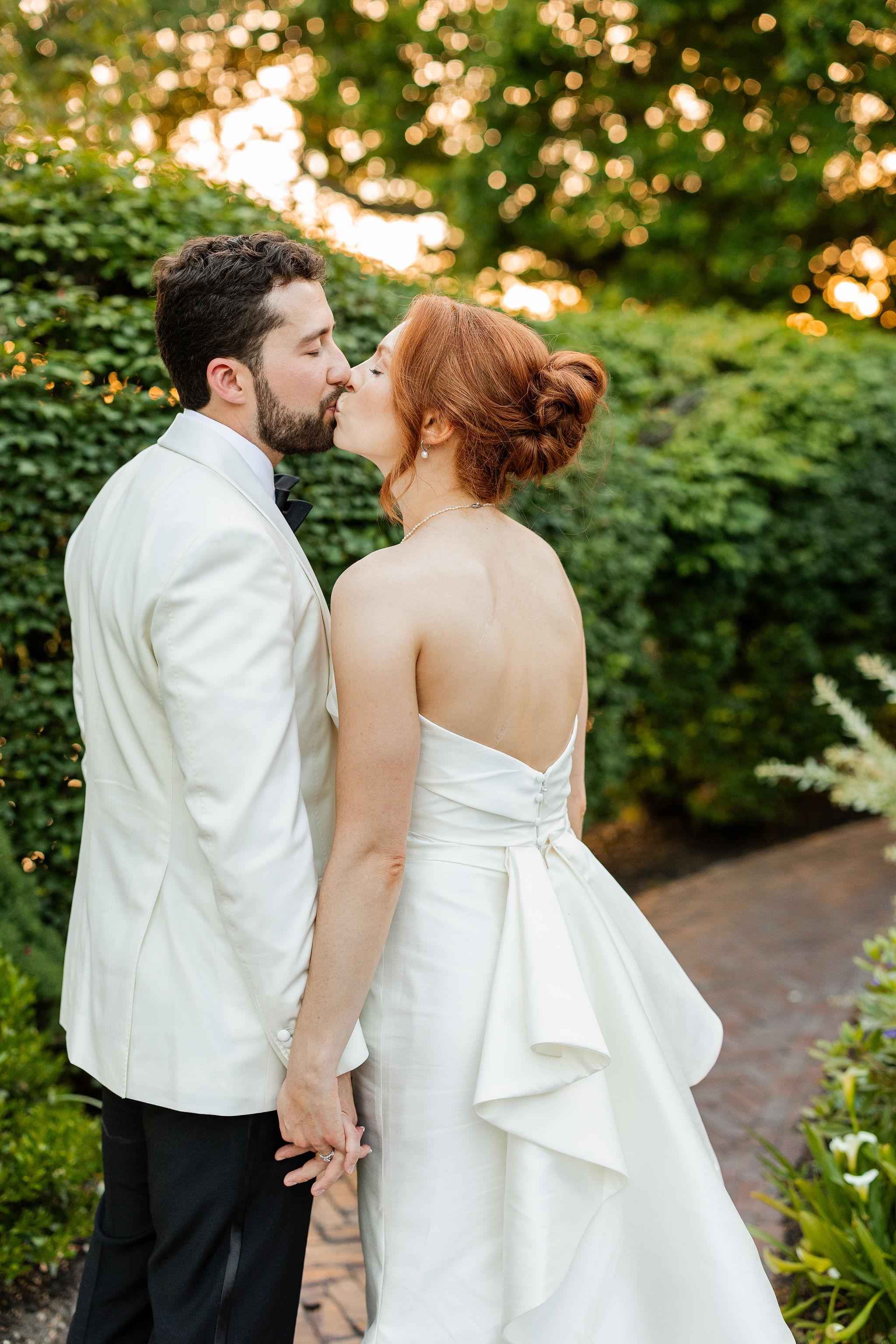A Classic Summer Wedding at The Mill Lakeside Manor 34
