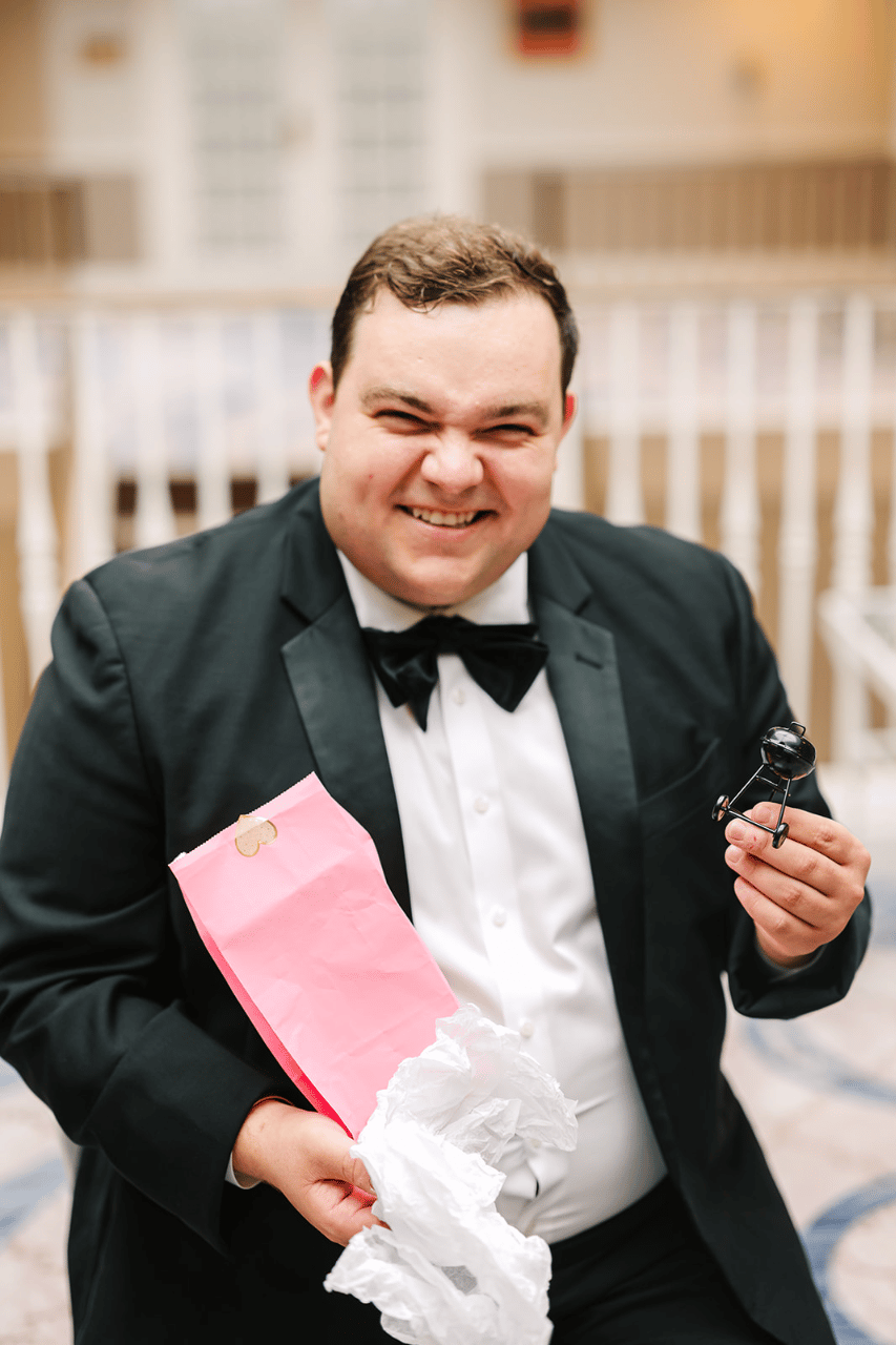 A Glamorous Summer Wedding at Hilton St. Louis Frontenac photo 2