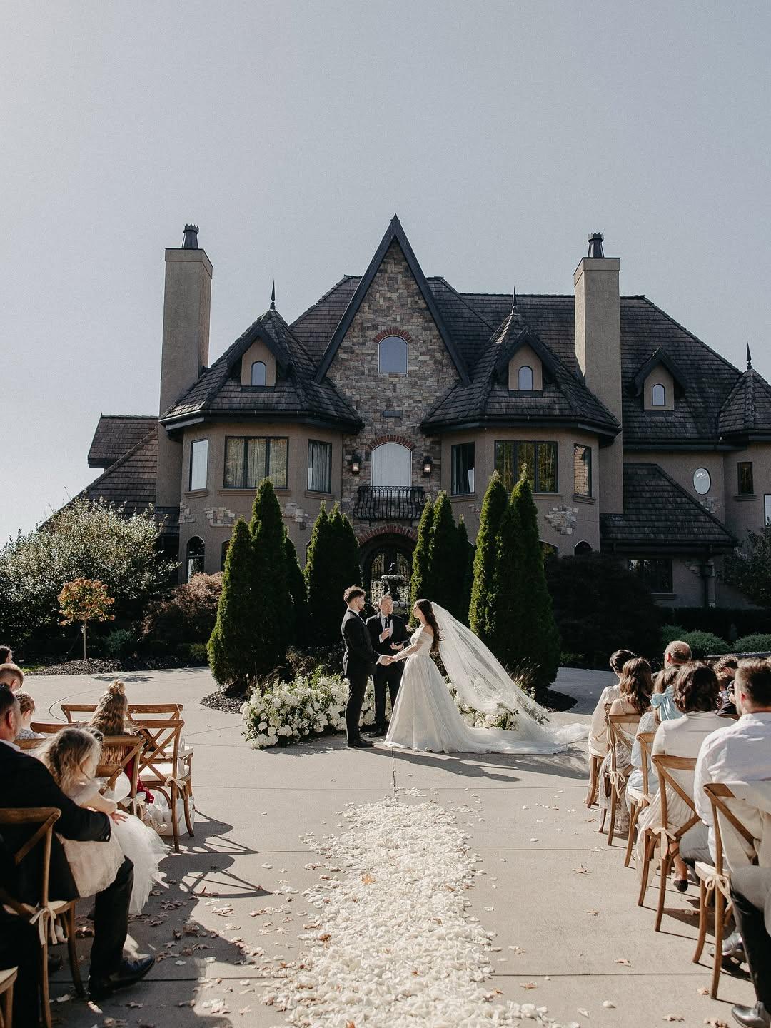 Wedding Photo House