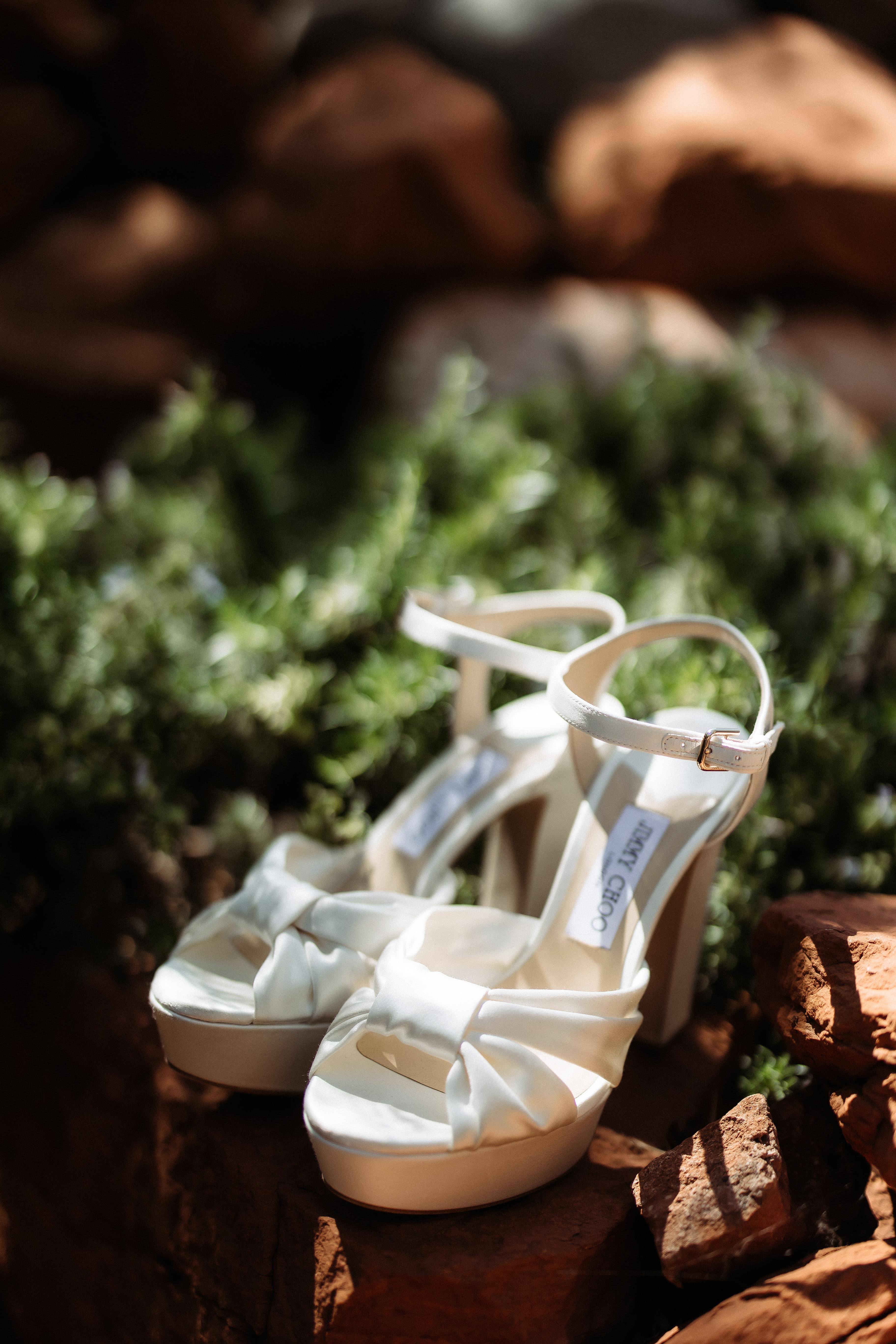 A Romantic Spring Wedding at L’Auberge de Sedona photo 3