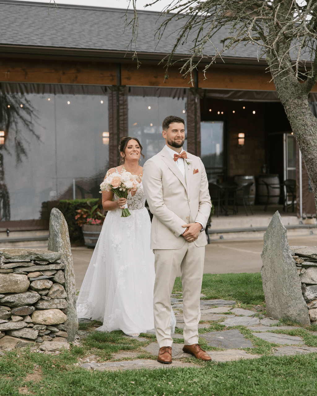 An Effortlessly Elegant Vineyard Wedding in Newport photo 3