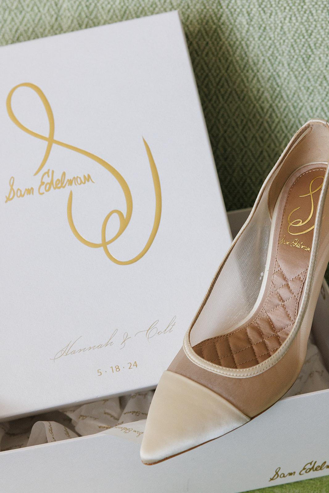 A Classic Spring Wedding at The Bath & Tennis Club 16