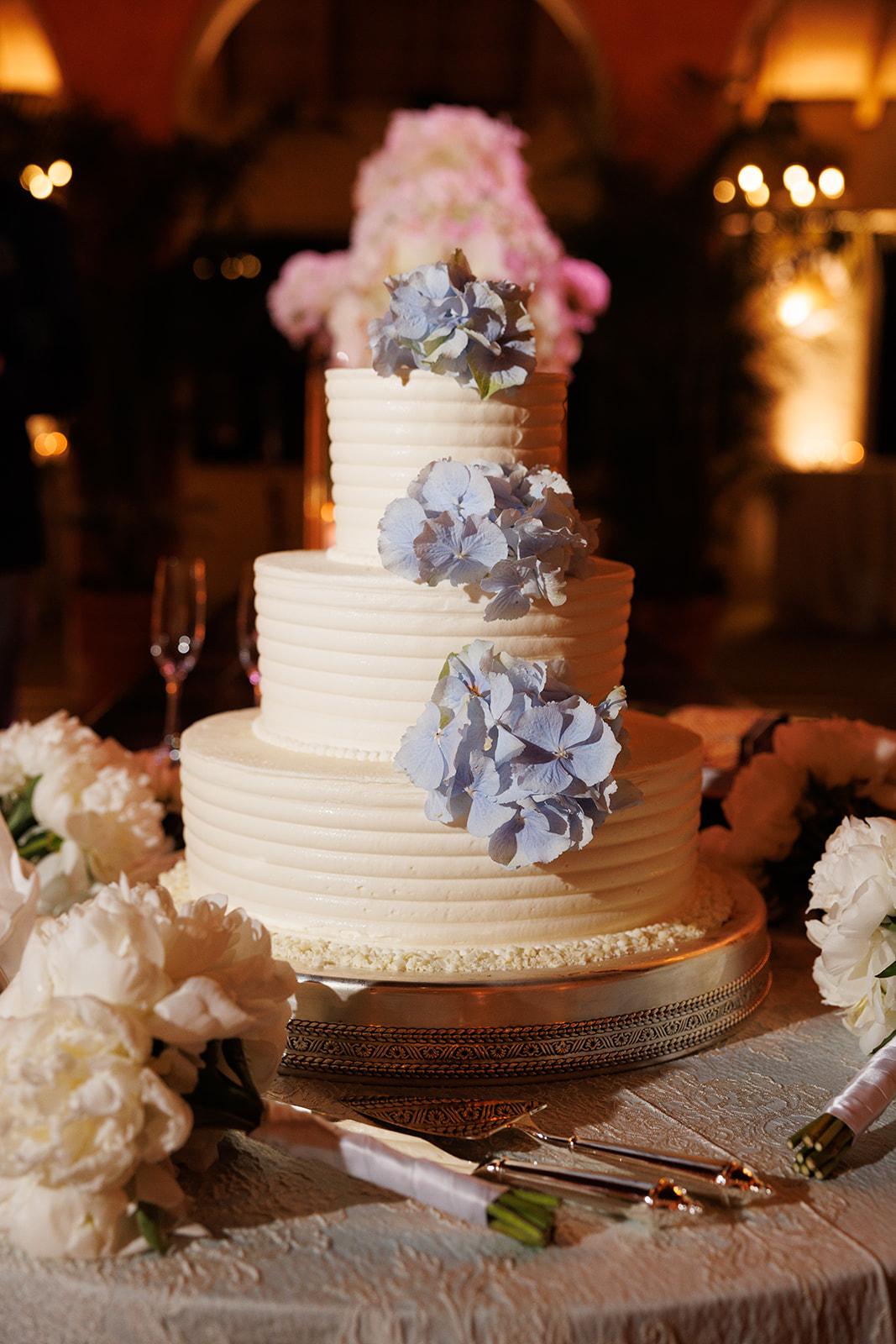 A Classic Spring Wedding at The Bath & Tennis Club 26