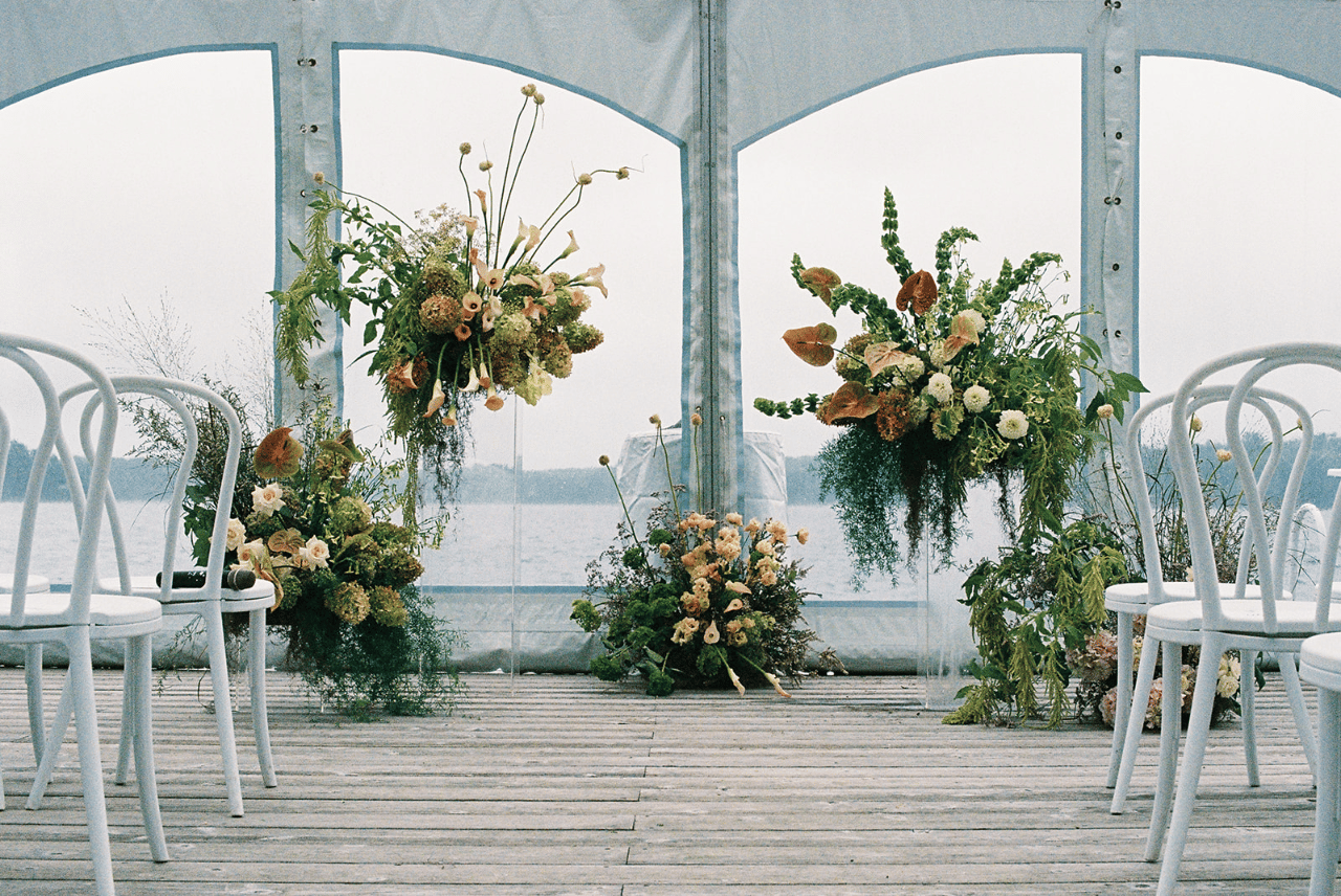 A Non-Traditional Fall Wedding in Ontario, Canada photo 3