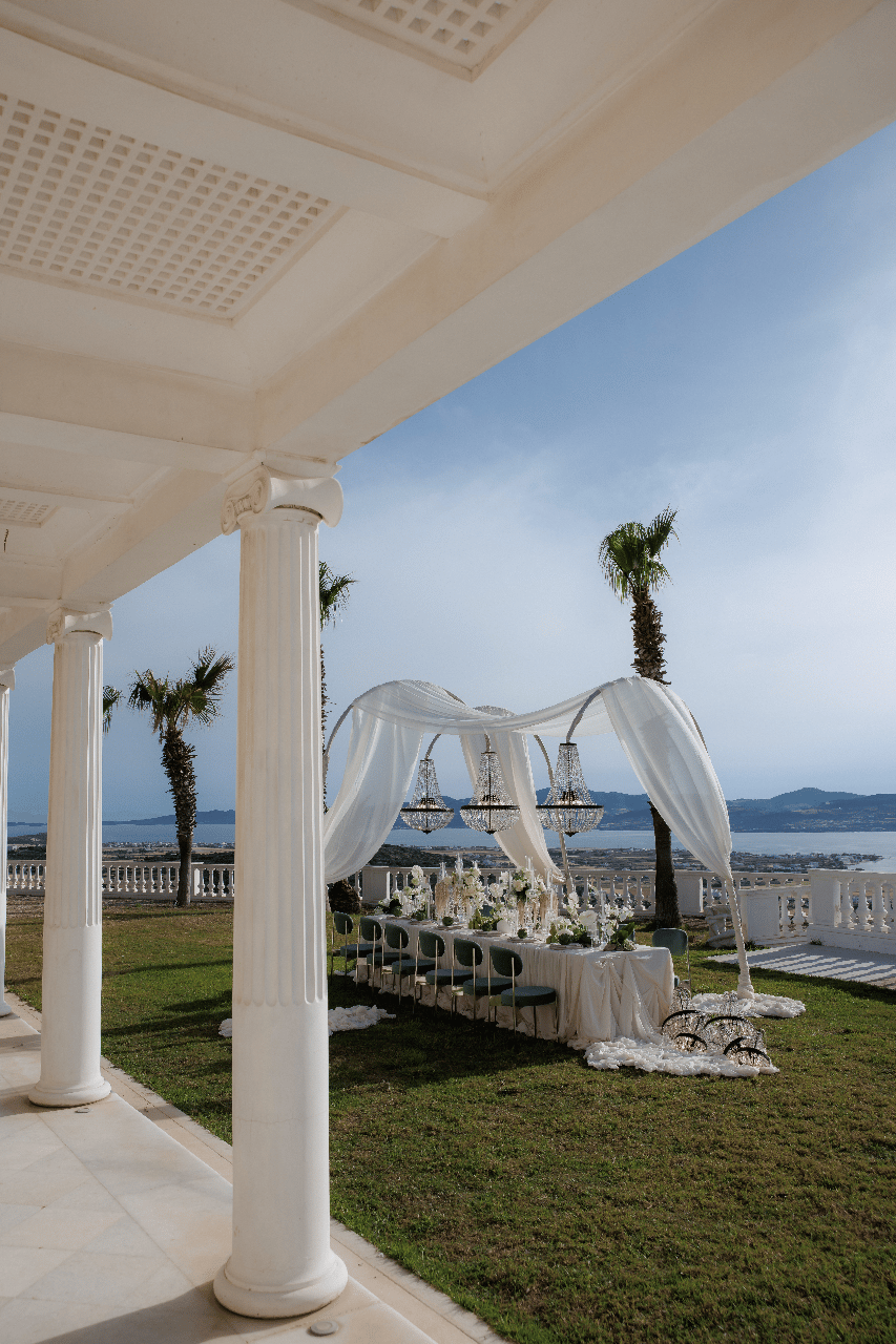 A Romantic Spring Styled Shoot at Villa Aethra photo 3