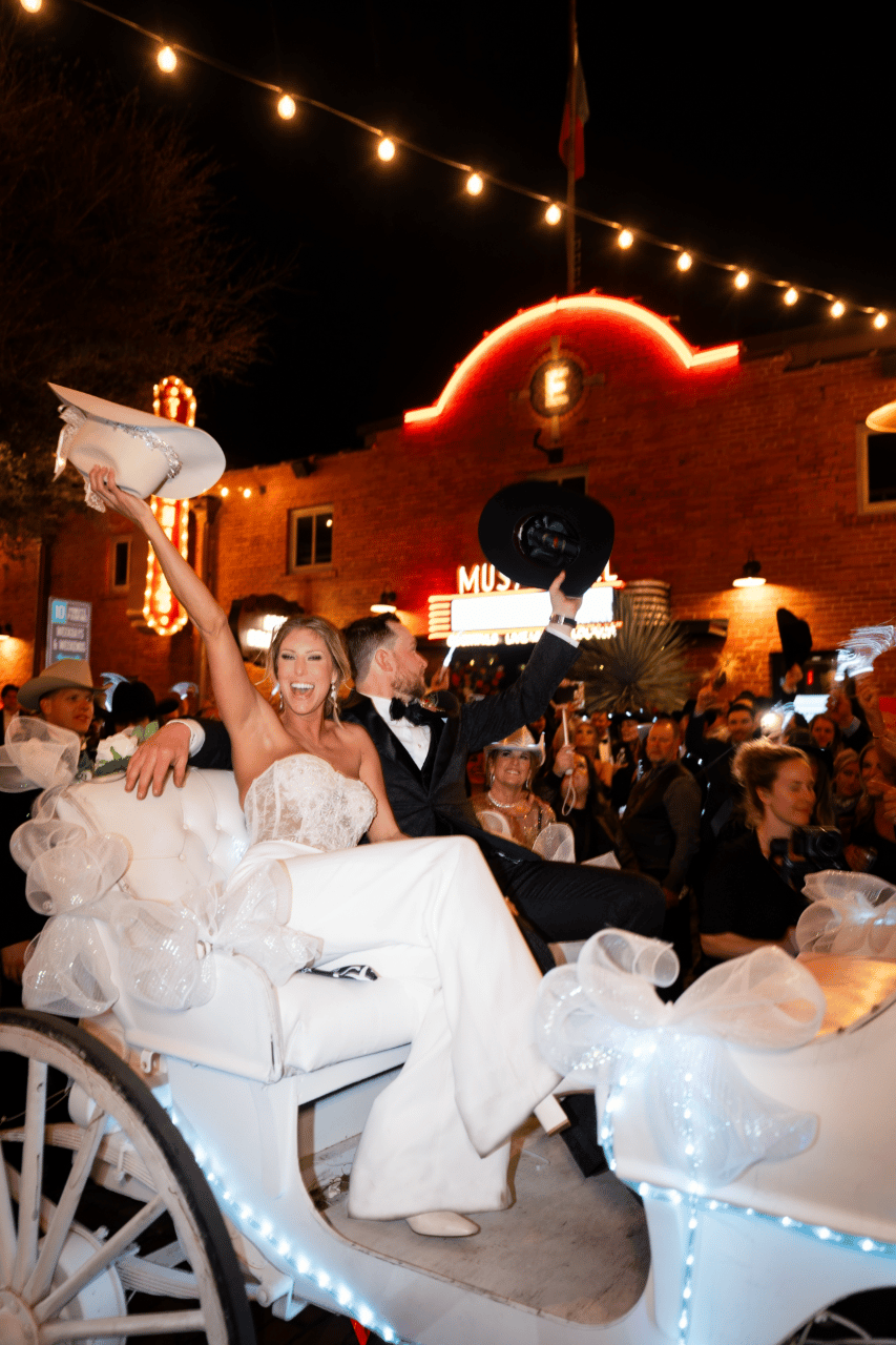 A Modern Winter Wedding at Tannahill's Tavern & Music Hall