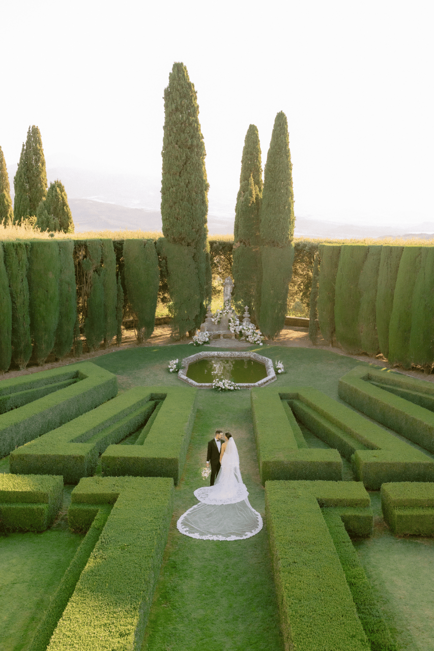 A Romantic Summer Wedding at La Foce
