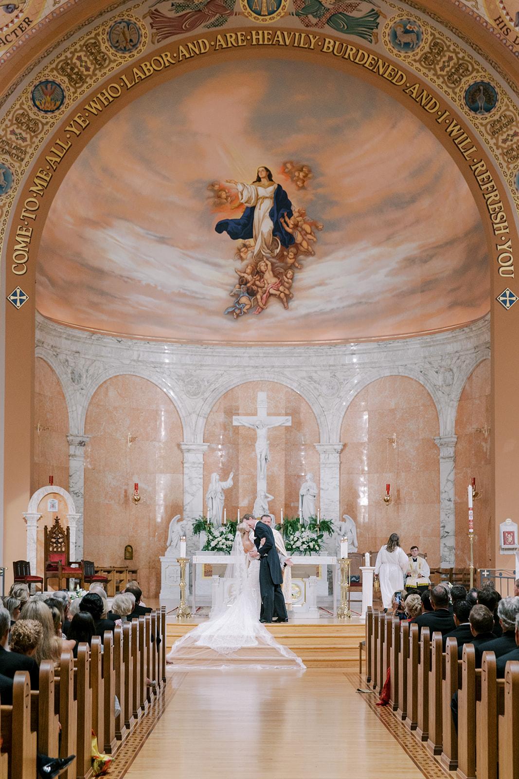 A Classic Spring Wedding at The University Club 53