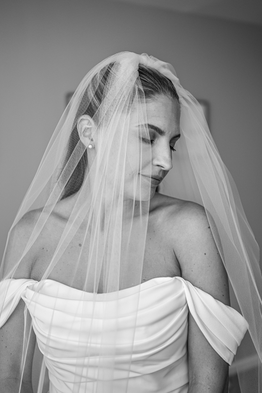A Romantic Fall Wedding at Aldie Mansion photo 3