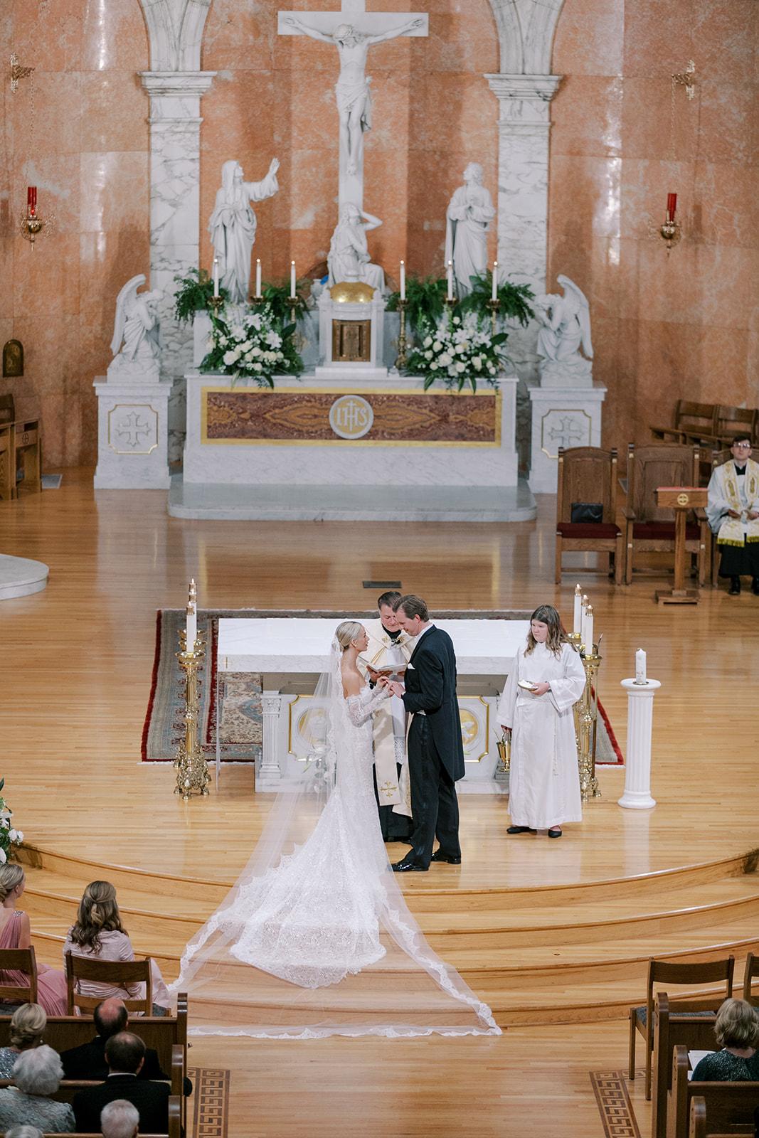 A Classic Spring Wedding at The University Club 26
