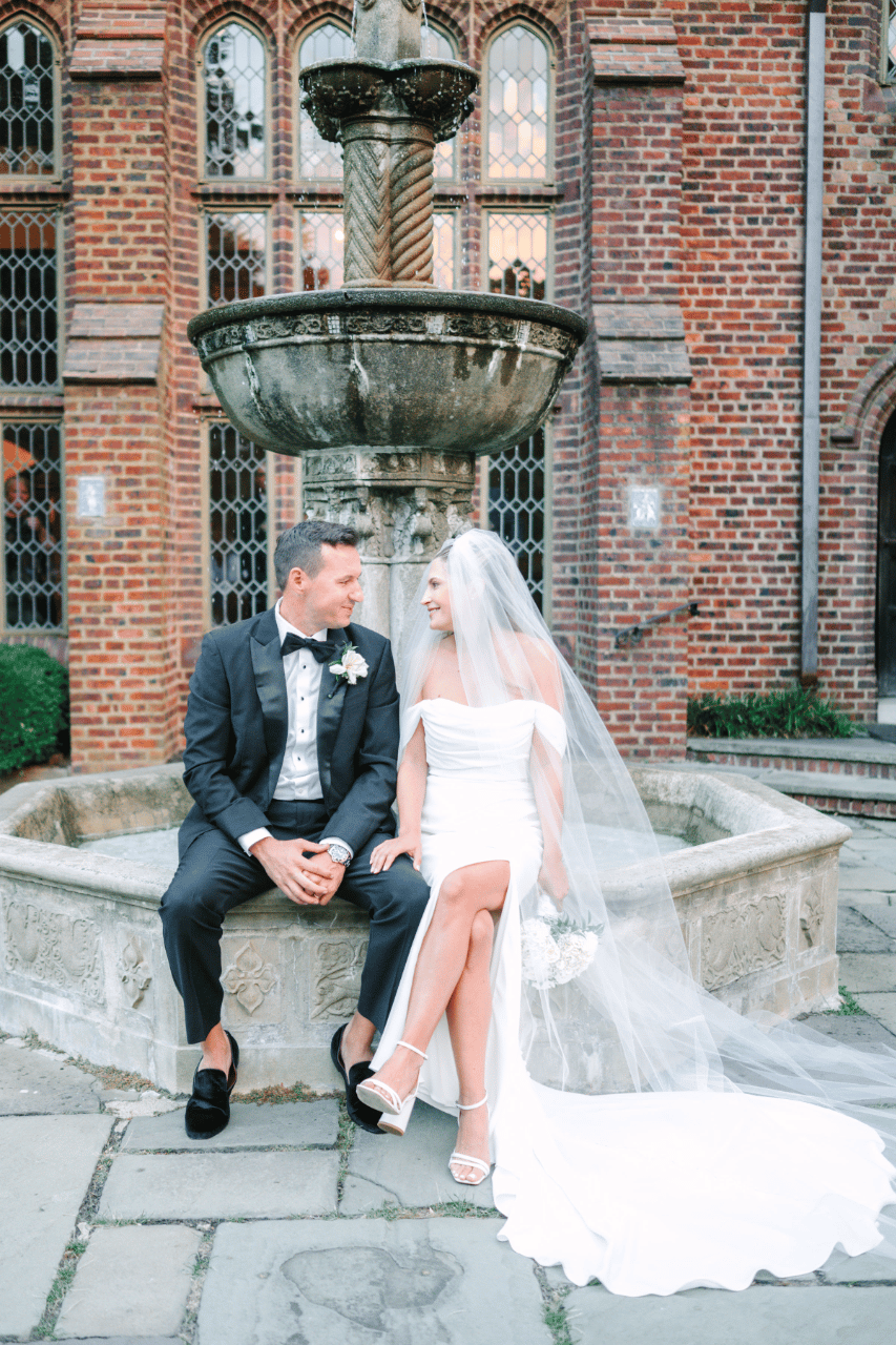 A Romantic Fall Wedding at Aldie Mansion