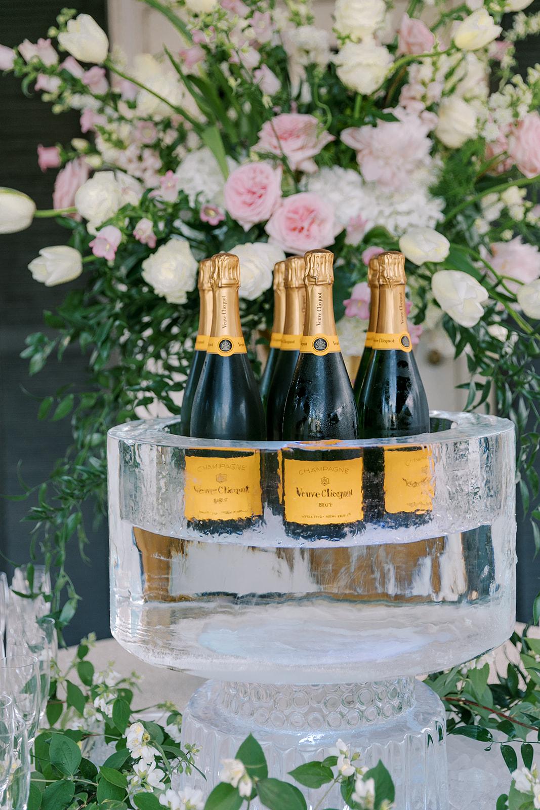 A Classic Spring Wedding at The University Club 79