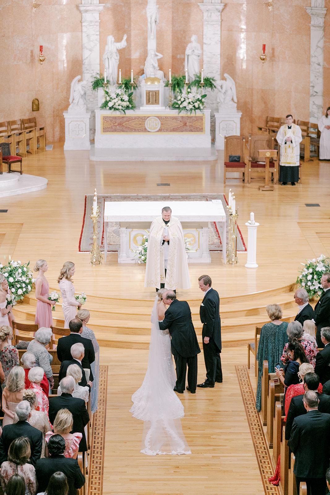 A Classic Spring Wedding at The University Club 34