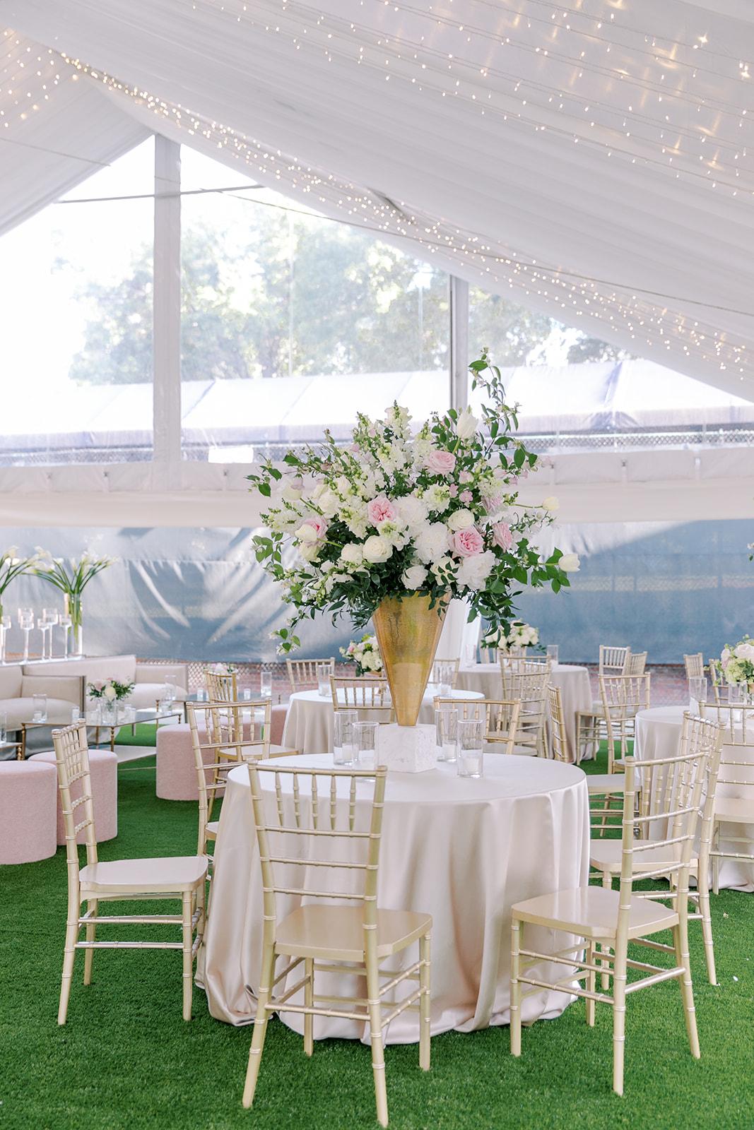 A Classic Spring Wedding at The University Club 75