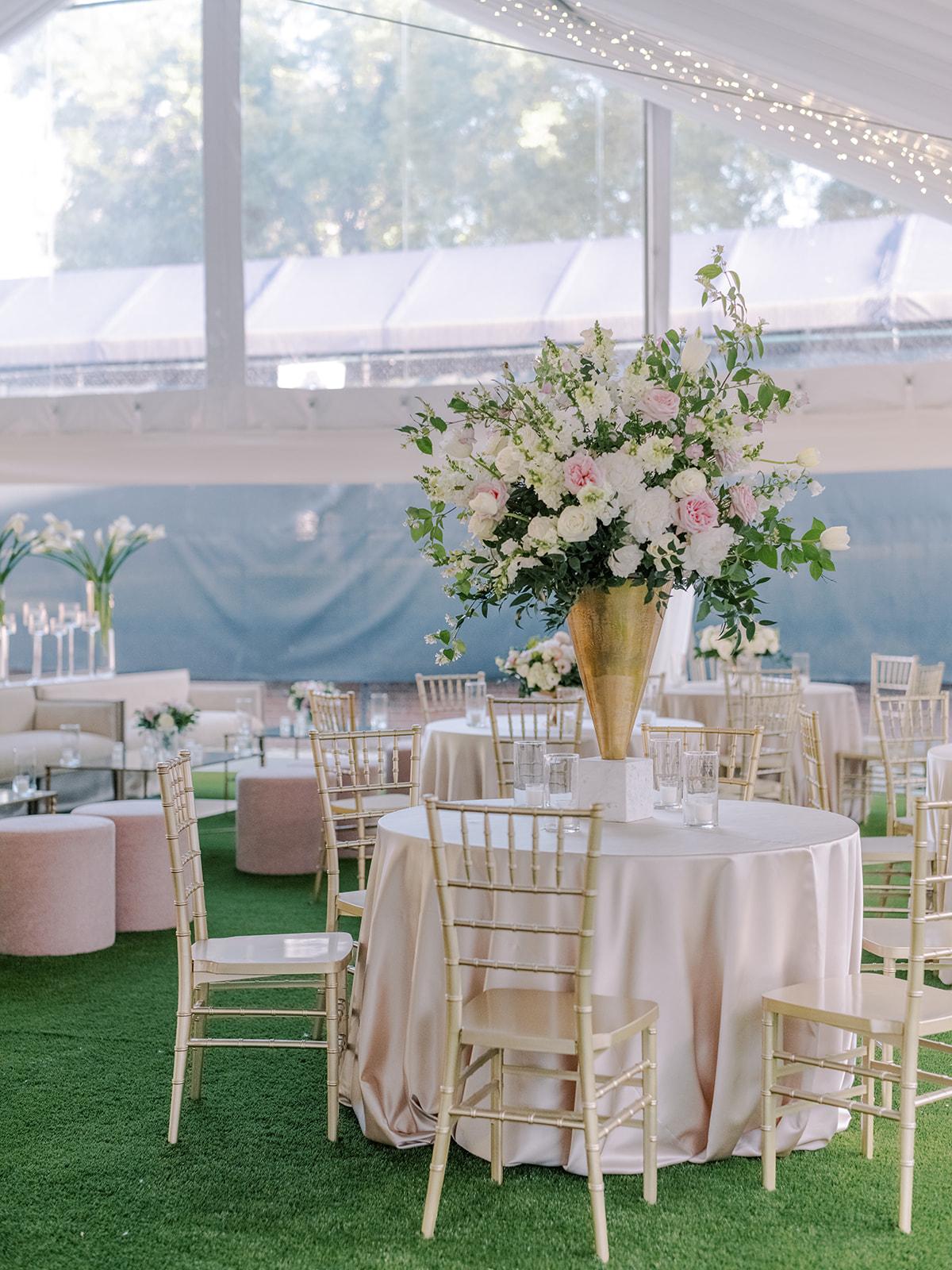 A Classic Spring Wedding at The University Club 52
