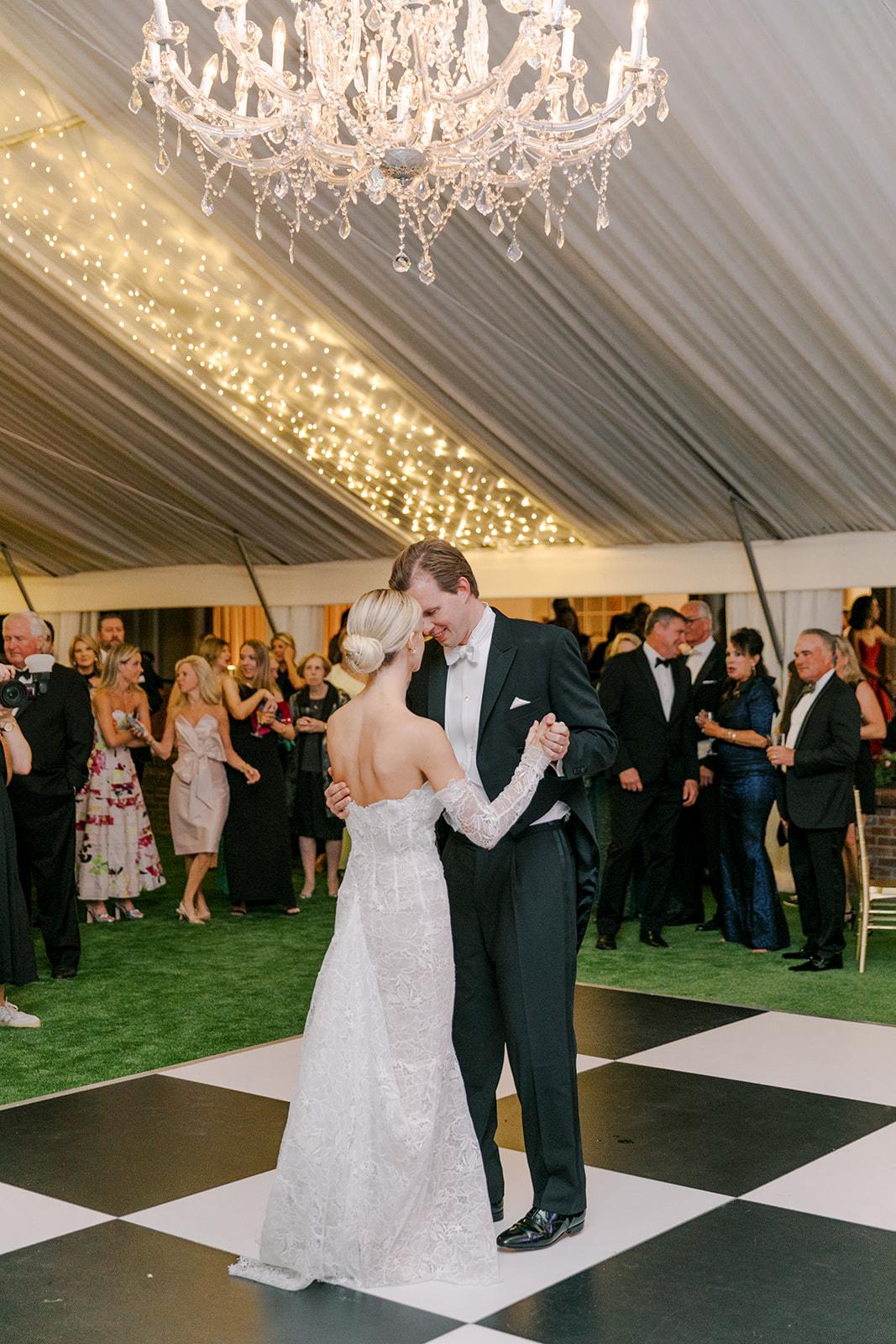 A Classic Spring Wedding at The University Club 33