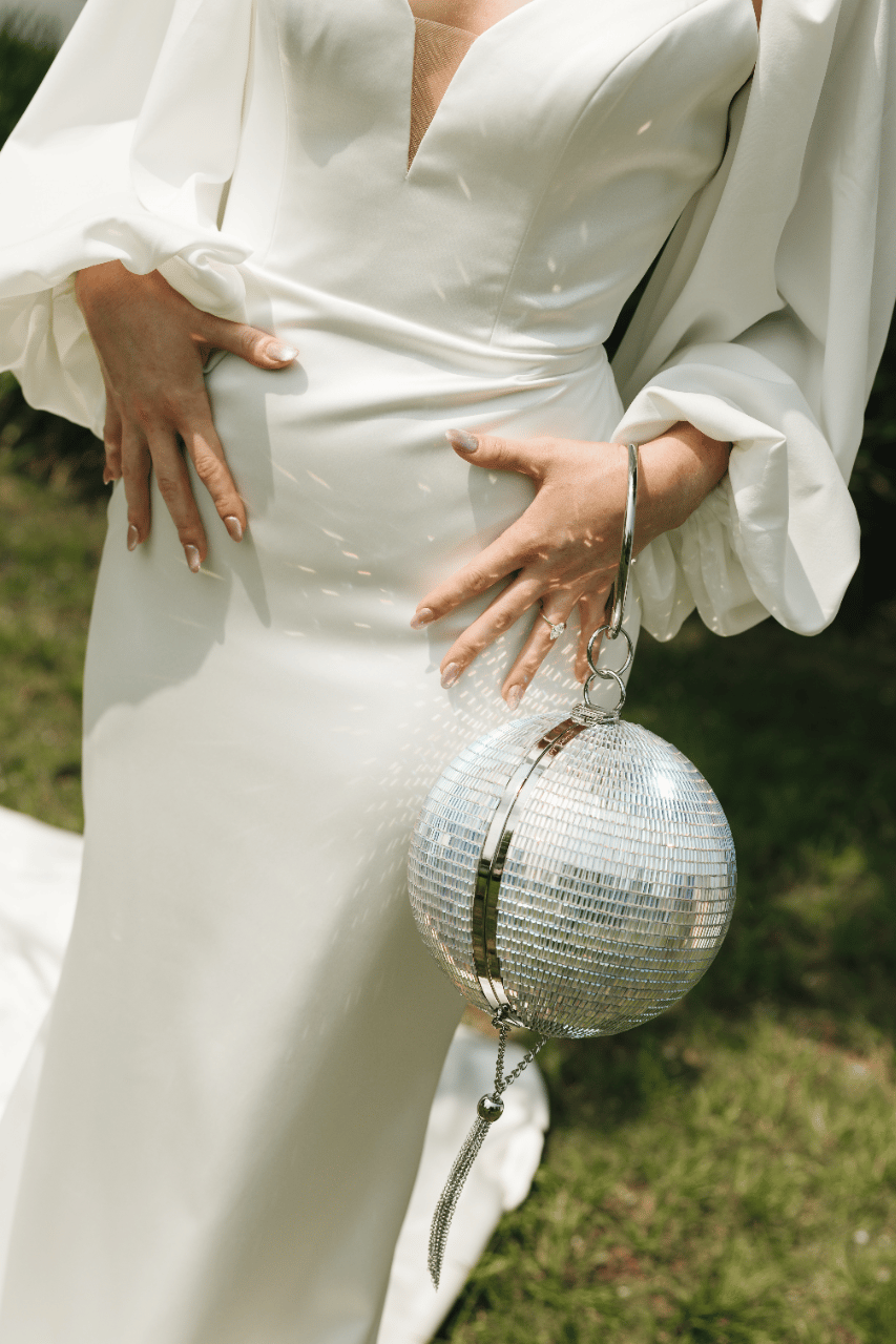 A Romantic Summer Editorial Shoot at Sycamore Bend Estate photo 5