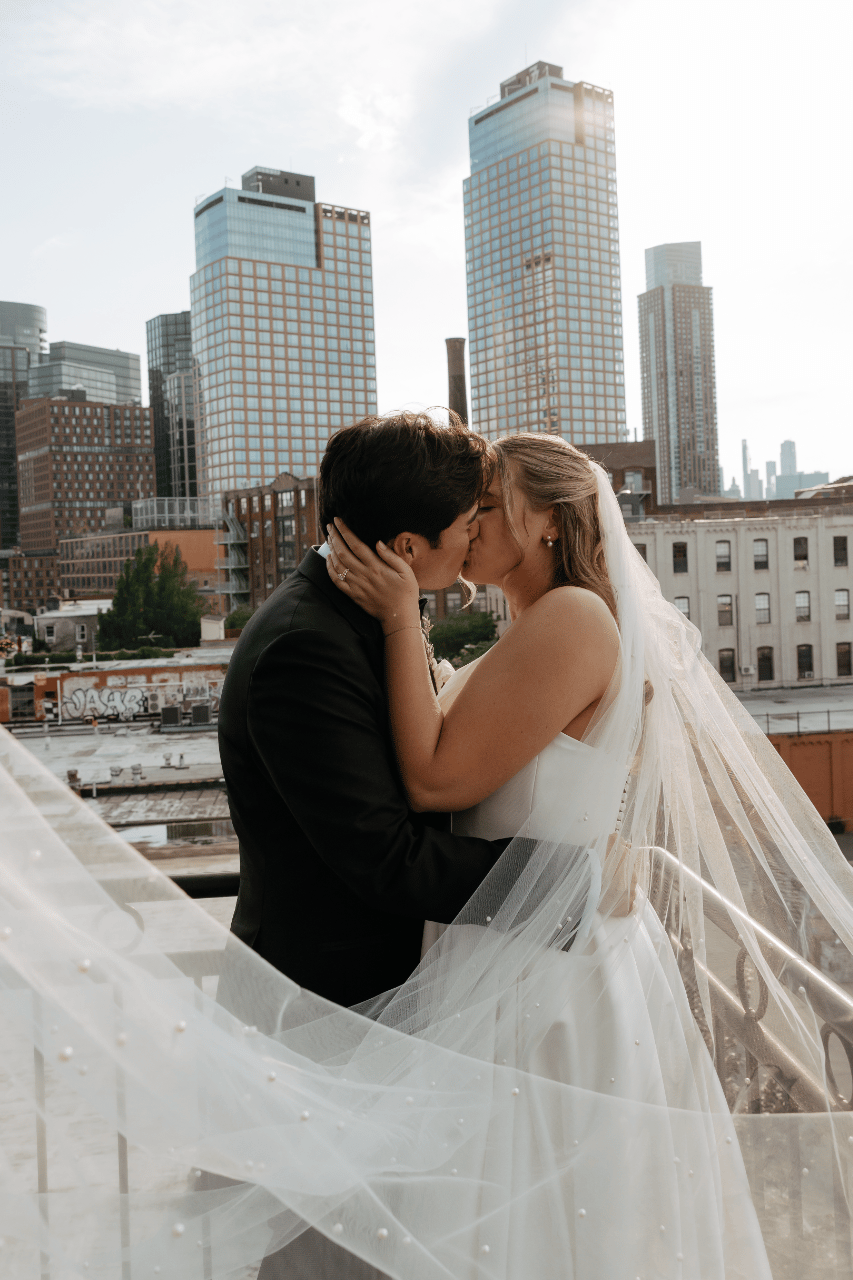 A Modern Summer Wedding at Box House Hotel photo 3