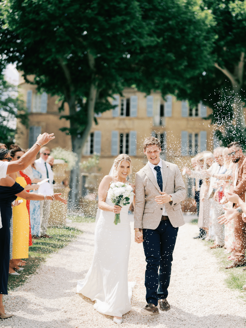 A Classic Summer Wedding at Château Robernier photo 5