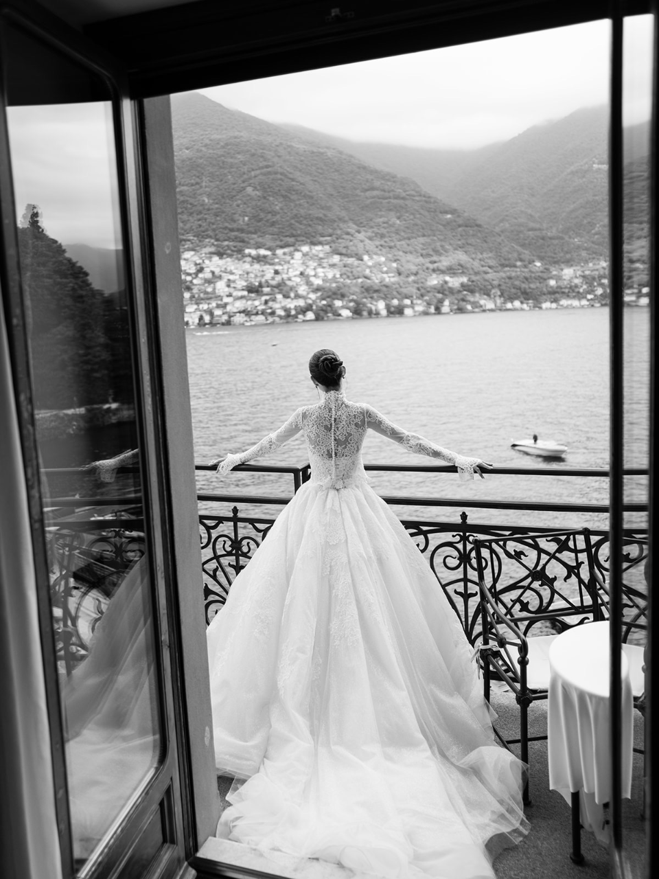 A Modern Summer Wedding Shoot at Villa Monastero photo 2