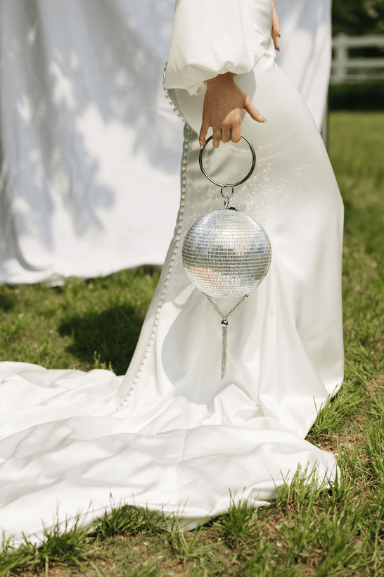 A Romantic Summer Editorial Shoot at Sycamore Bend Estate 1