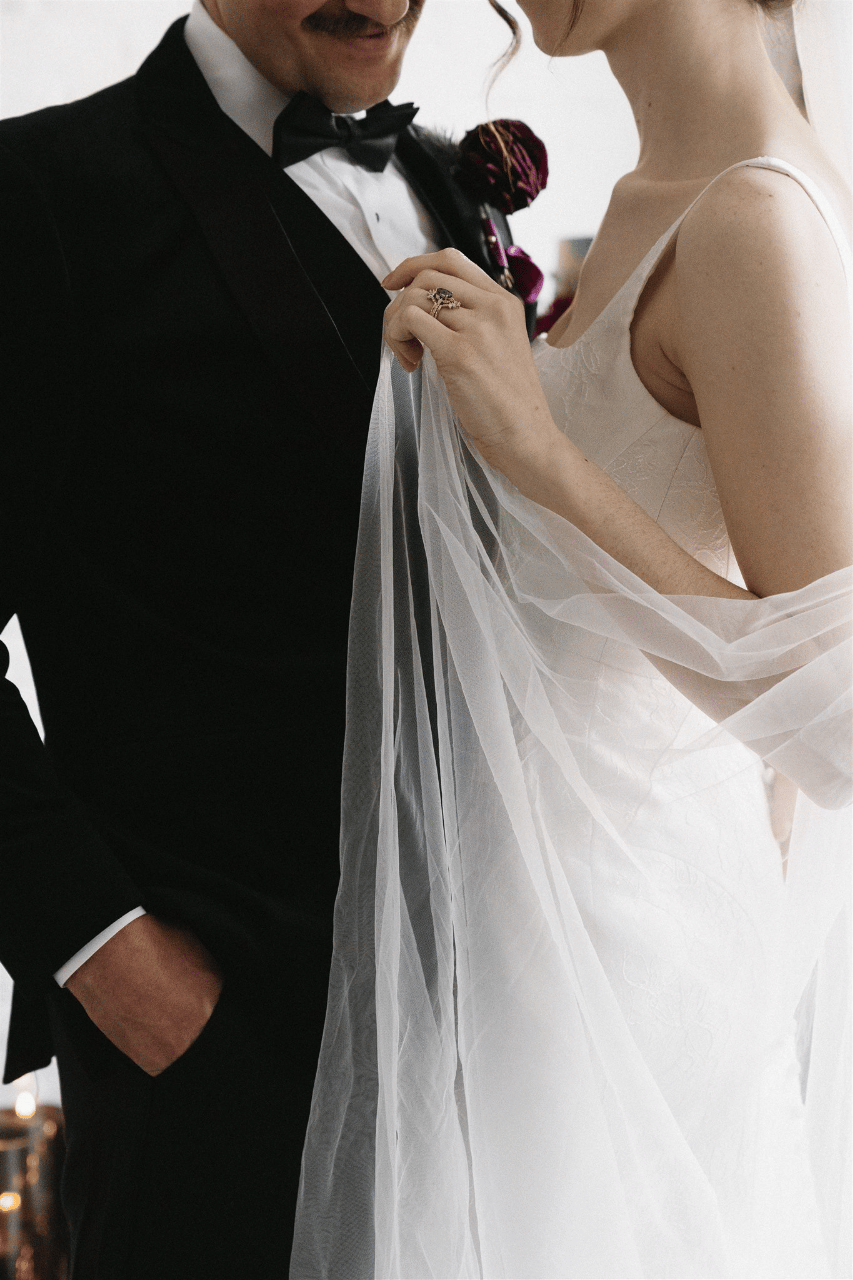 A Non-Traditional Winter Styled Shoot at Fathom Gallery