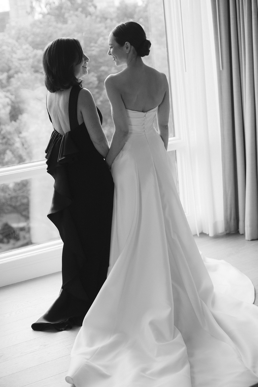 A Glamorous Spring Wedding at The Newbury Boston photo 3