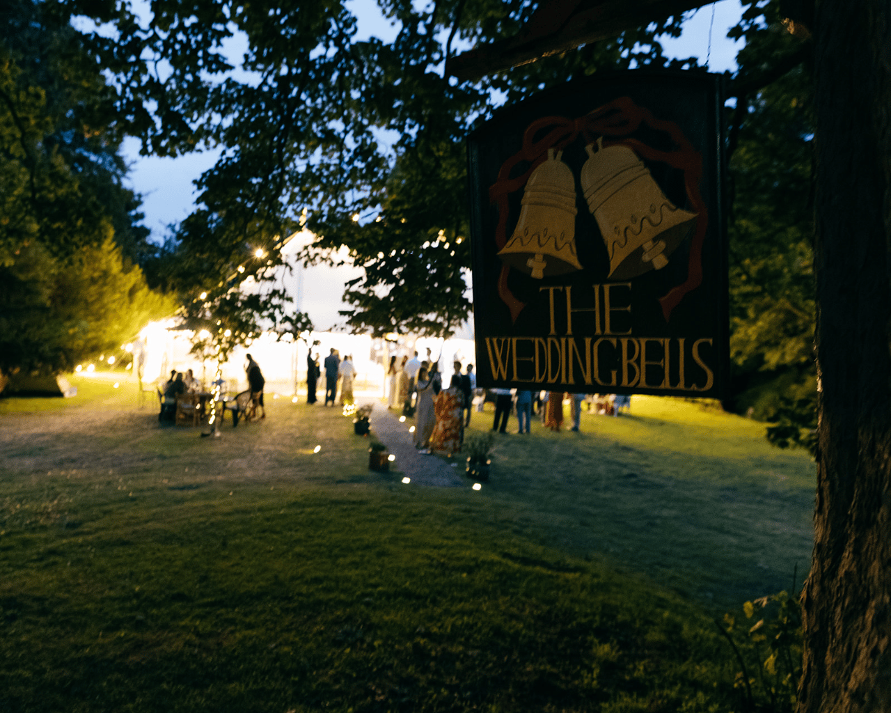 Garden wedding, pub theme