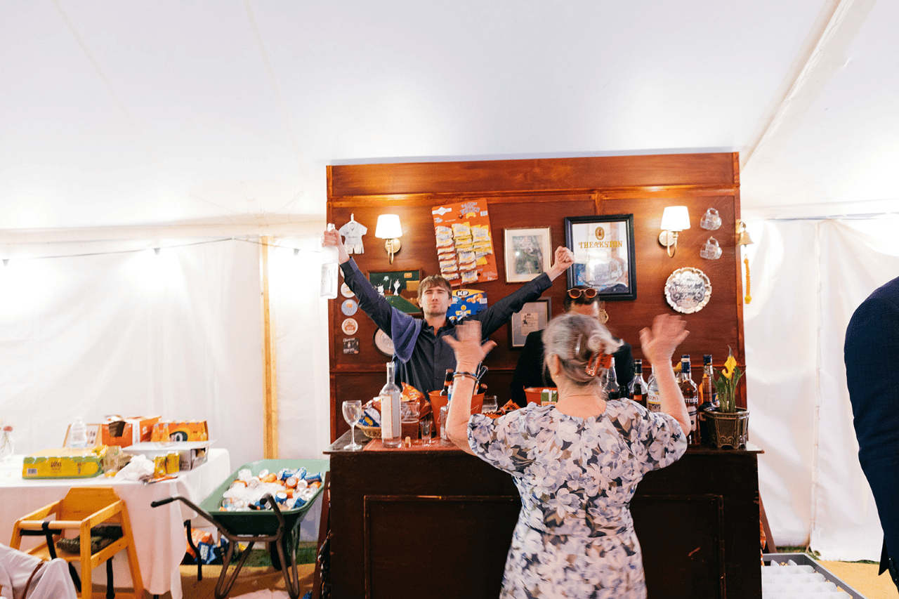 Garden wedding, pub theme