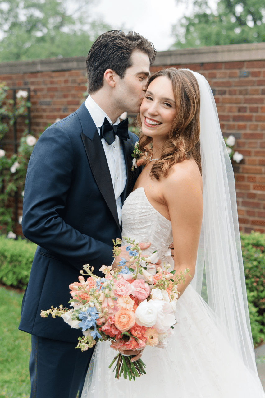 A Romantic Summer Wedding at Waveny House photo 2