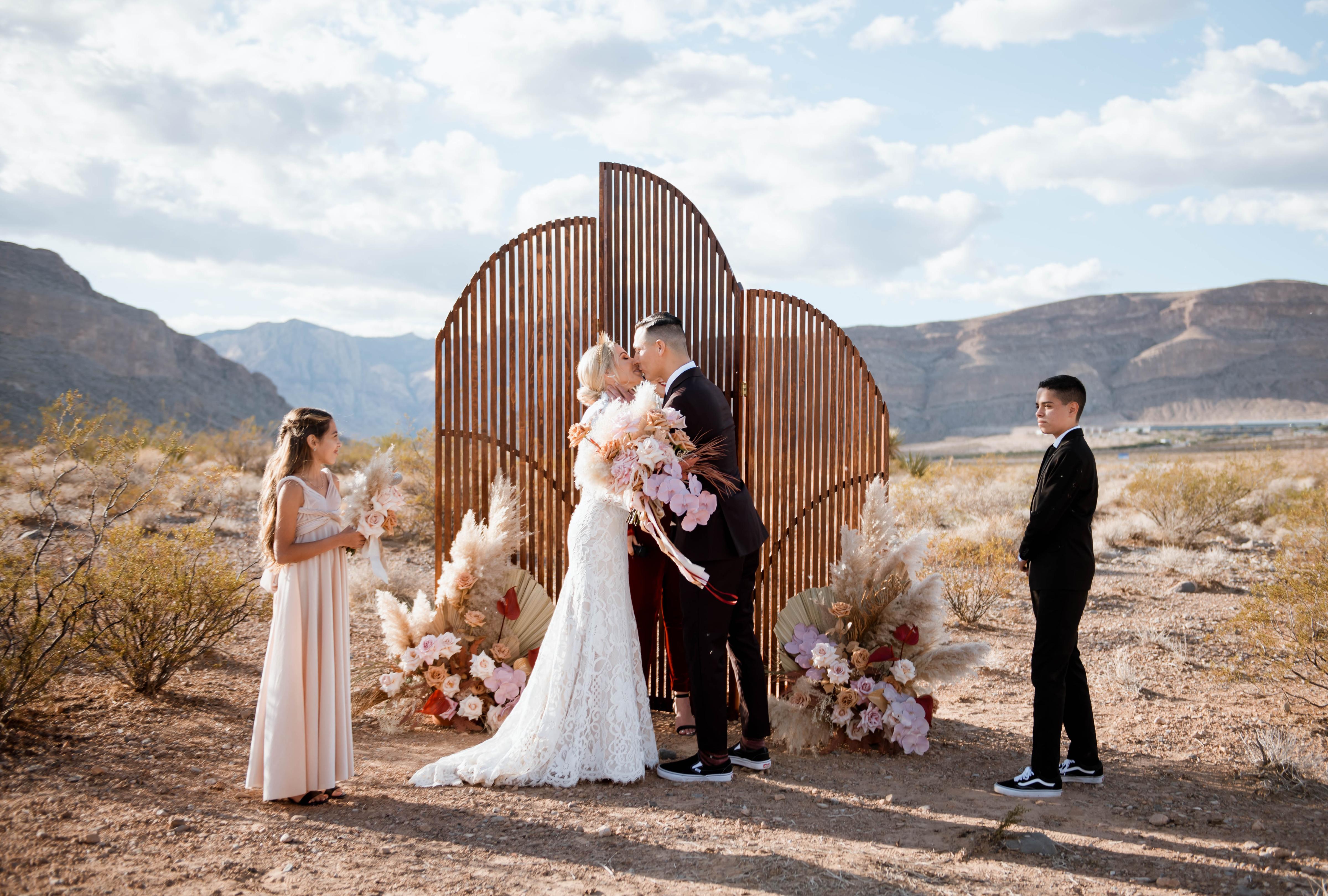 A Boho Spring Wedding at The Mayfair Supper Club at Bellagio 38