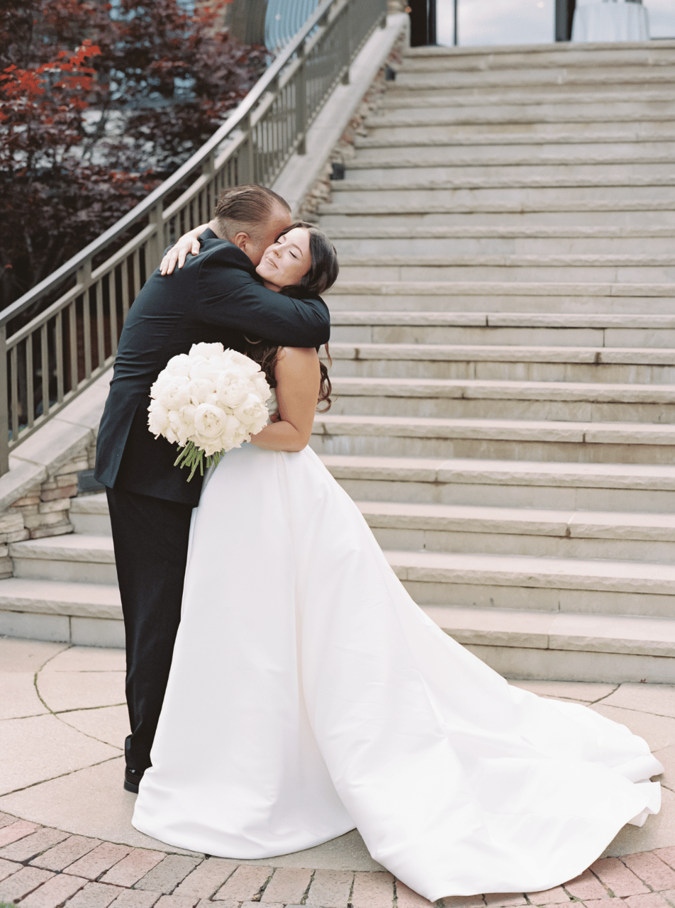 A Classic Spring Wedding at The Lake Club photo 2