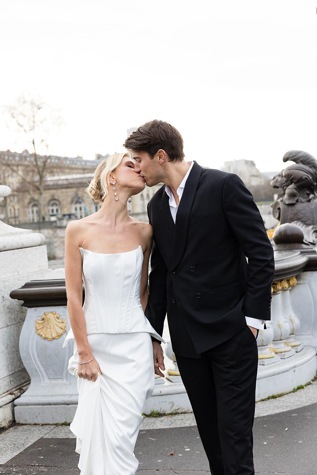 A Romantic Winter Editorial in Paris, France photo 5