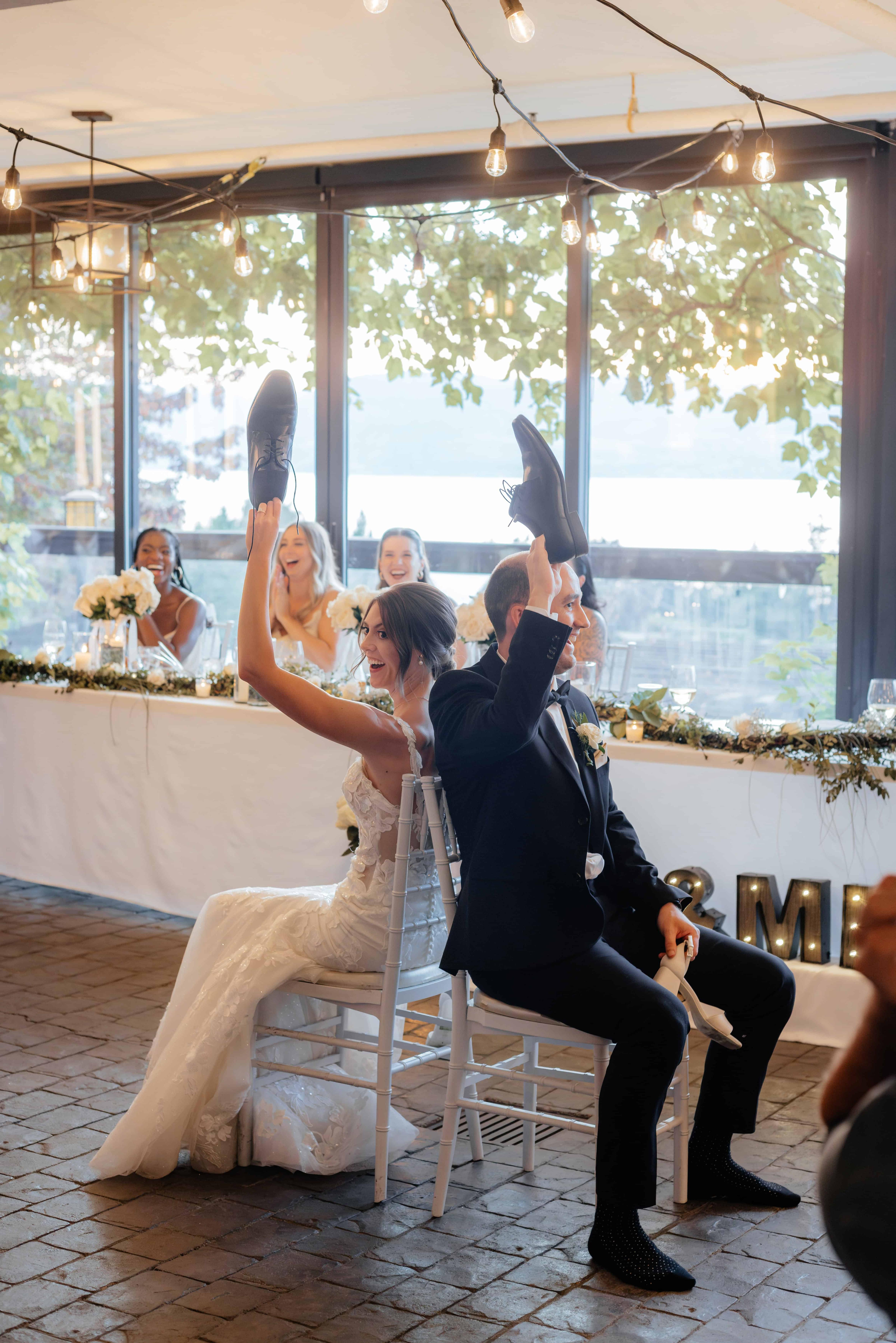 A Romantic Fall Wedding at Summerhill Pyramid Winery photo 4