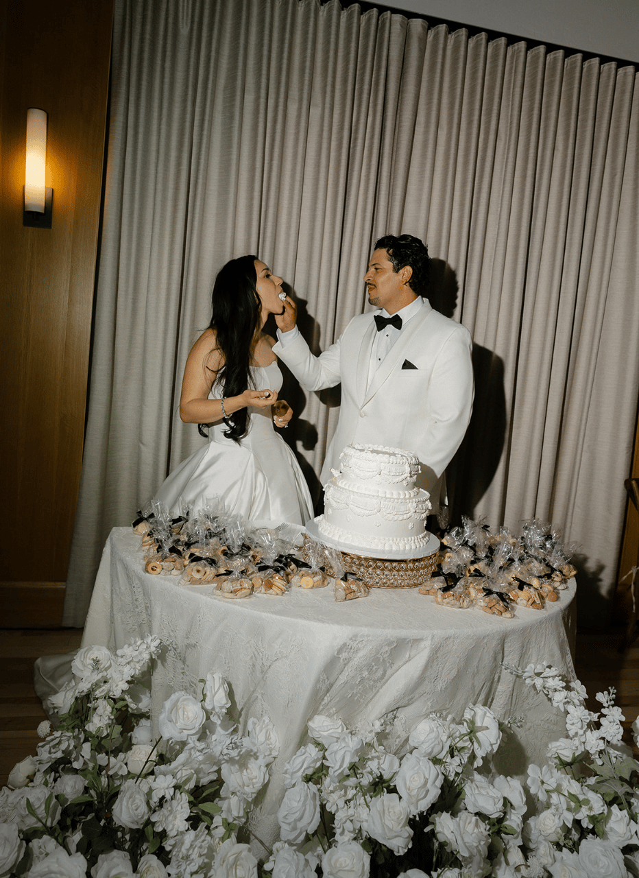 Mariela Hernandez-Loya & Marcus Pando's wedding-image-90